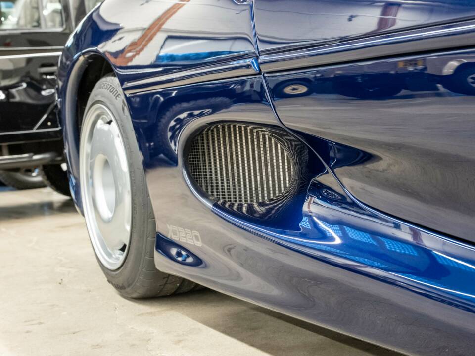 Immagine 46/46 di Jaguar XJ 220 (1993)