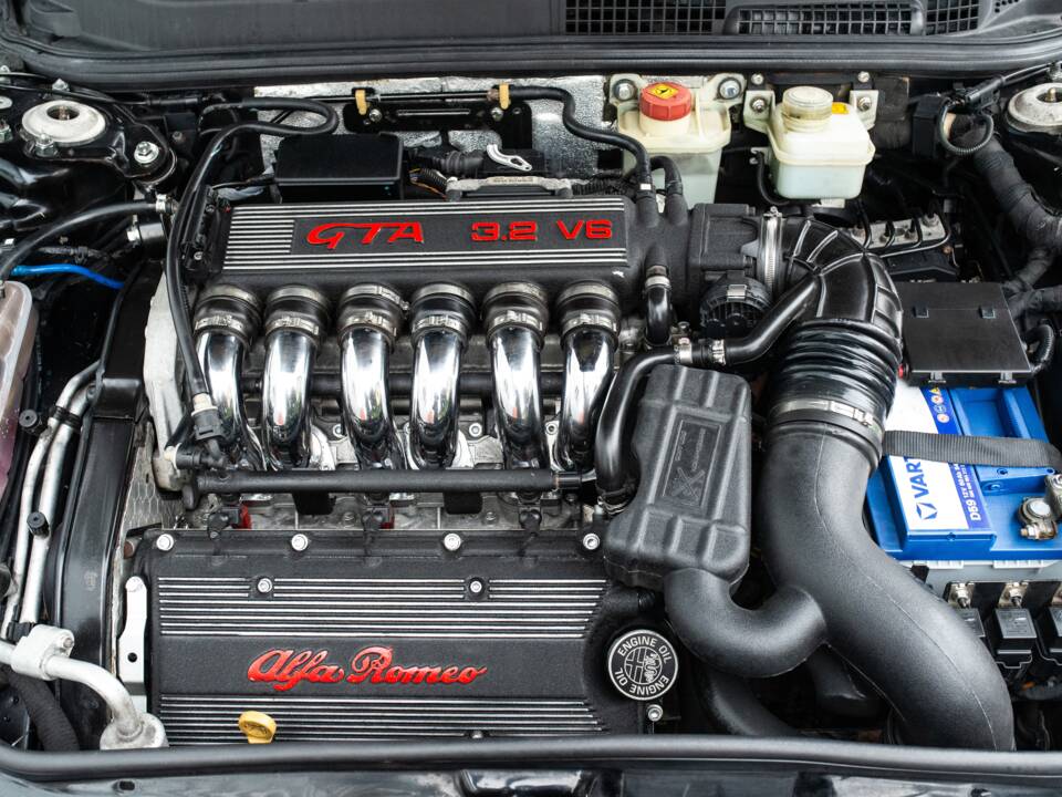 Imagen 44/45 de Alfa Romeo 147 3.2 GTA (2003)