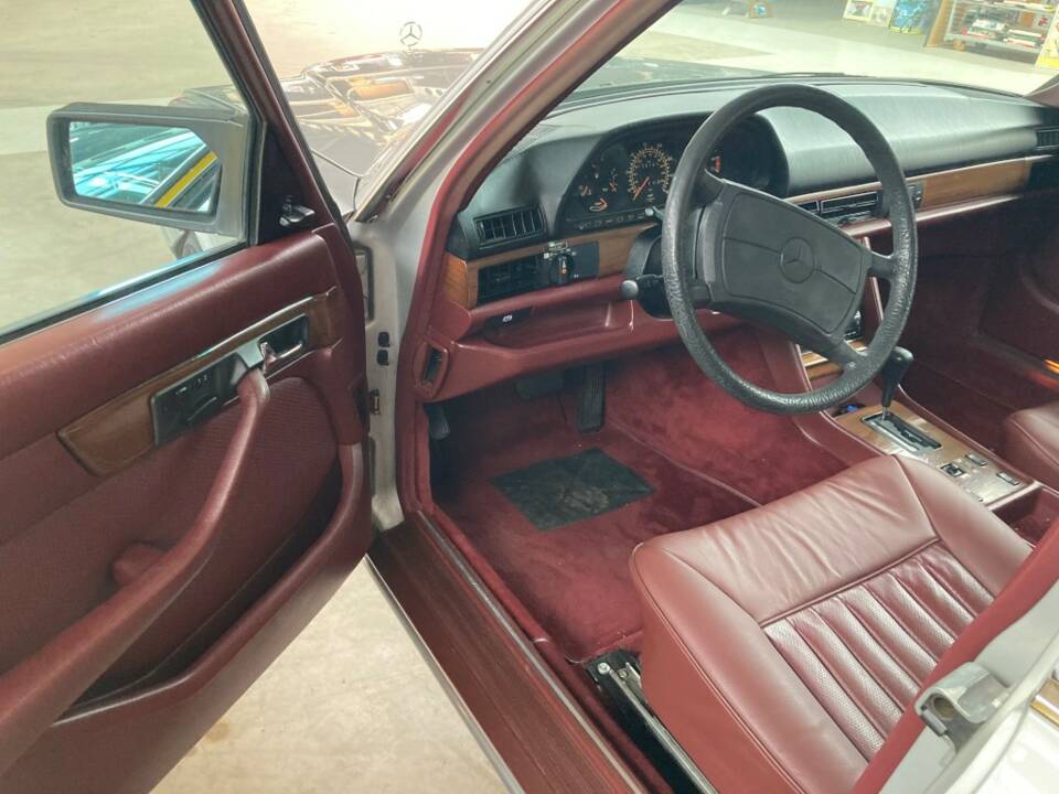 Afbeelding 36/38 van Mercedes-Benz 420 SEL (1986)