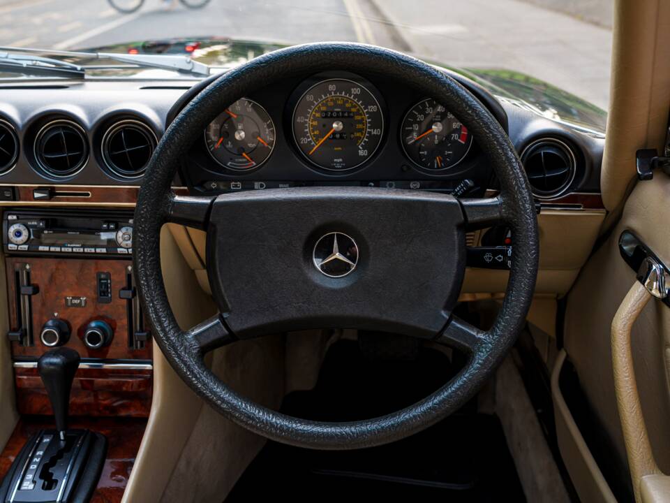 Imagen 17/28 de Mercedes-Benz 380 SL (1985)