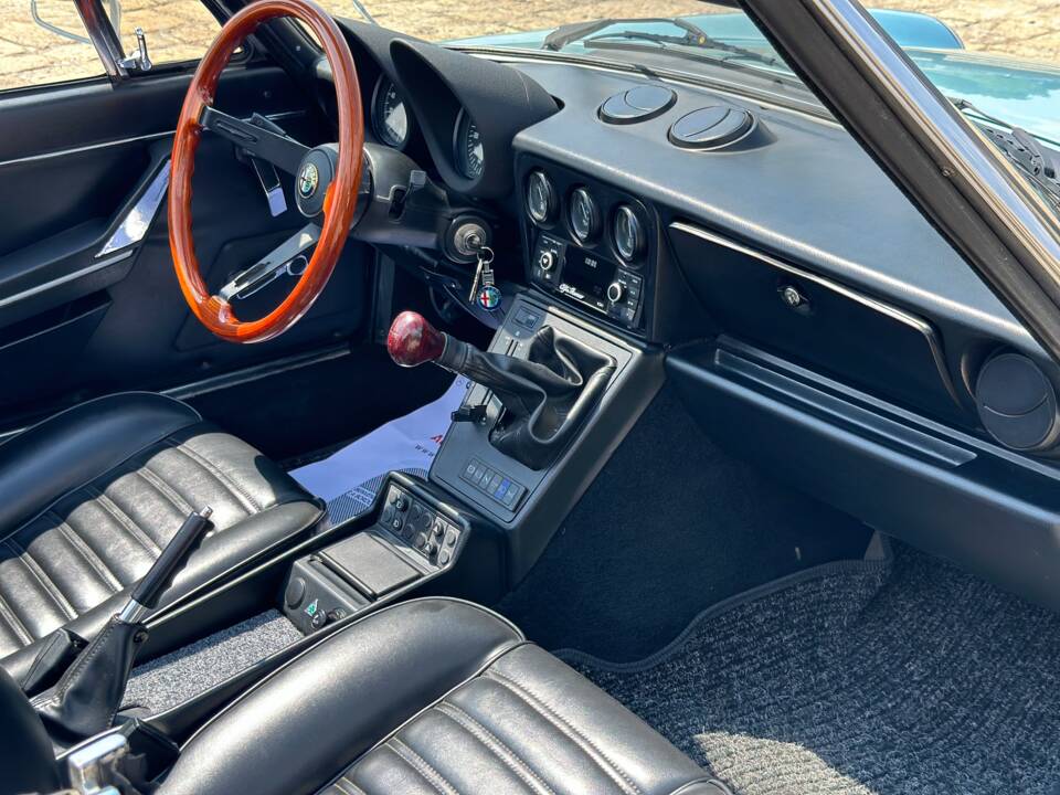 Bild 14/22 von Alfa Romeo 1.6 Spider (1983)