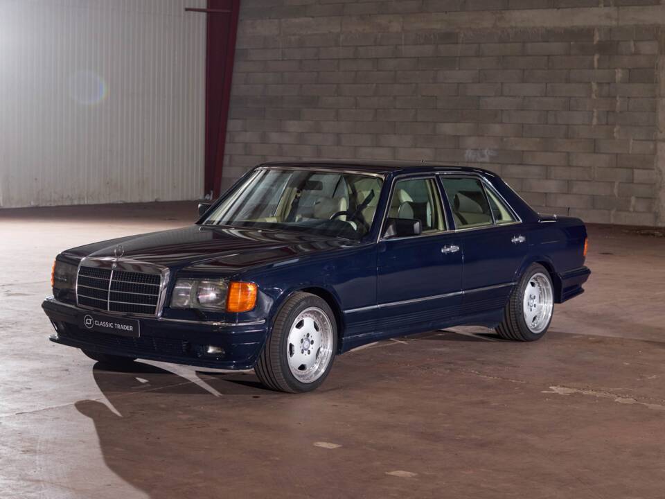 Bild 1/43 von Mercedes-Benz 380 SE (1984)