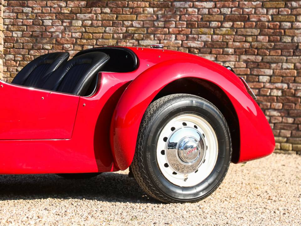 Image 14/50 of Healey Silverstone (1950)