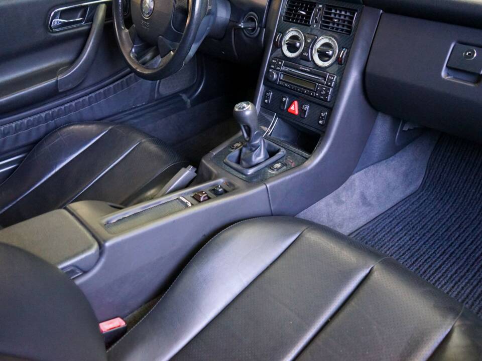 Image 14/25 of Mercedes-Benz SLK 230 Kompressor (1997)