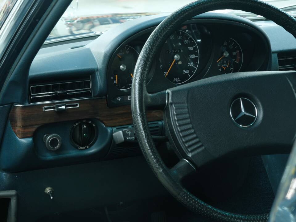 Image 23/50 de Mercedes-Benz 450 SE (1973)
