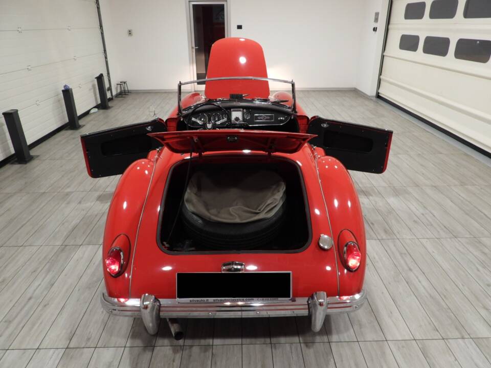Image 11/15 of MG MGA Twin Cam (1959)
