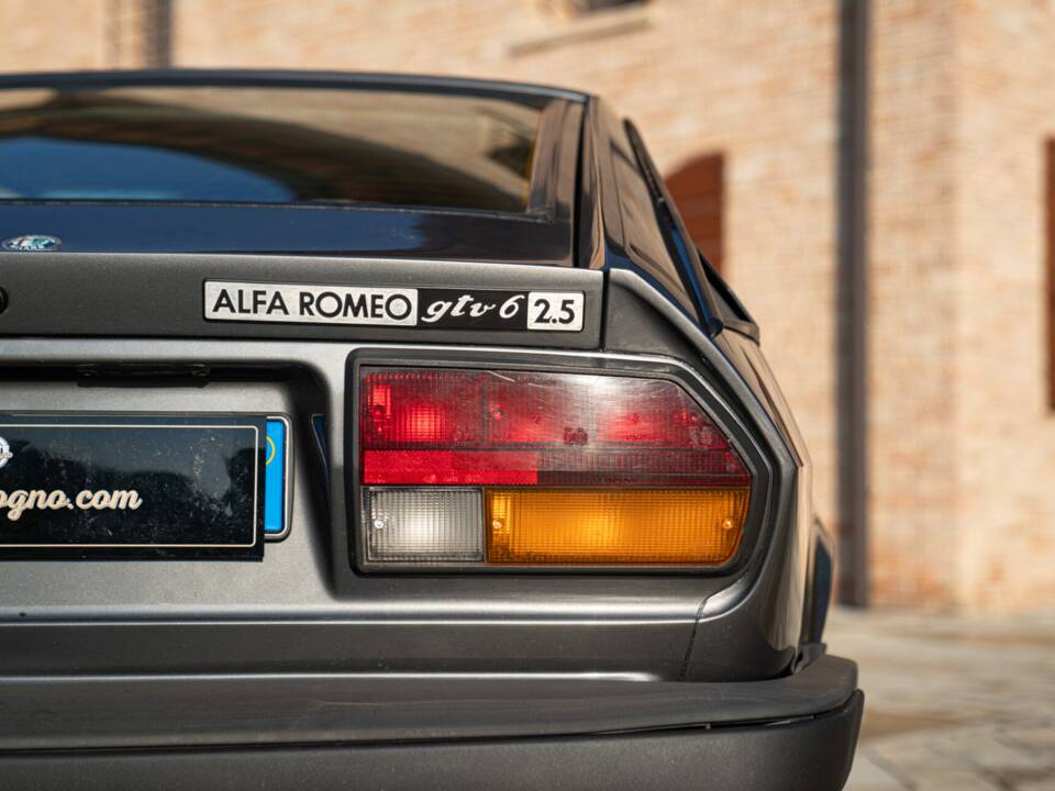 Bild 20/50 von Alfa Romeo GTV 6 2.5 (1981)