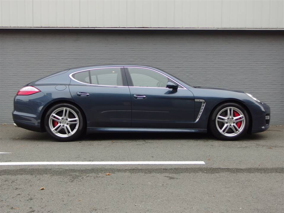 Image 5/99 of Porsche Panamera Turbo (2009)