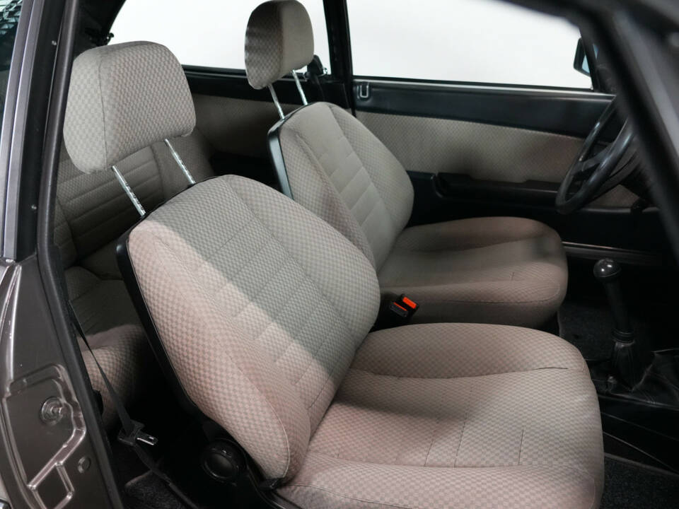 Immagine 24/35 di Lancia Beta HP Executive VX (1983)