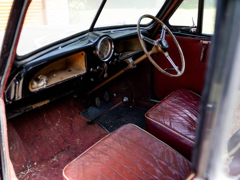 Image 33/36 of Morris Minor 1000 (1956)