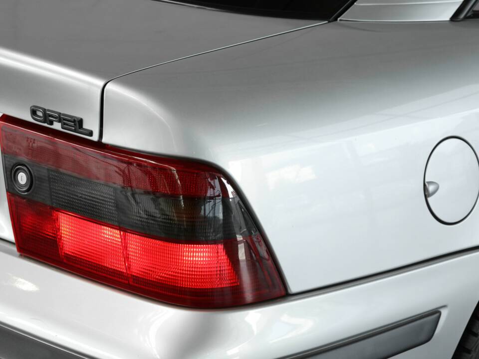 Bild 40/41 von Opel Calibra 2,0 (1991)