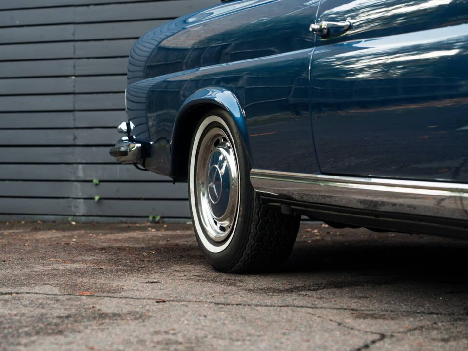 Image 45/57 de Mercedes-Benz 280 SE 3,5 (1971)