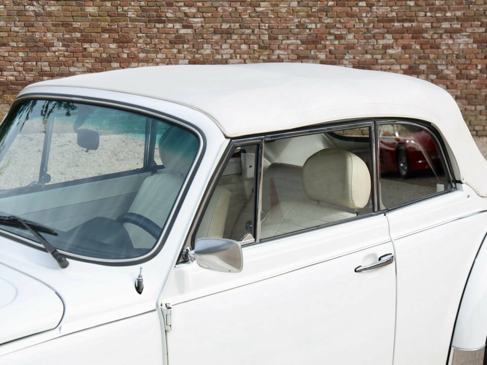 Immagine 15/50 di Volkswagen Kever 1303 &quot;Triple White&quot; (1977)