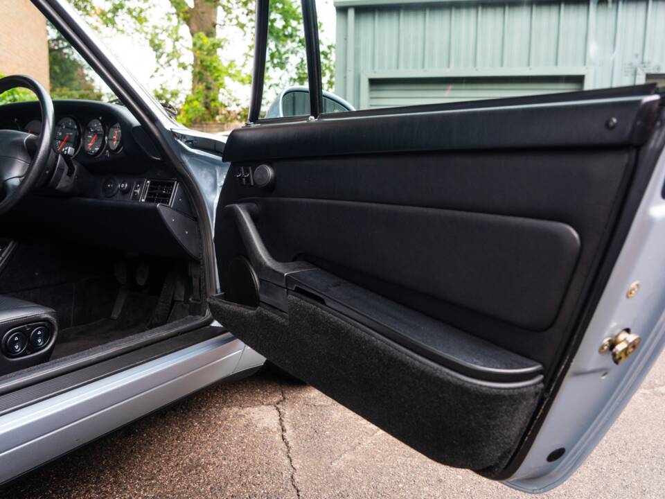 Image 48/60 of Porsche 911 Targa (1996)