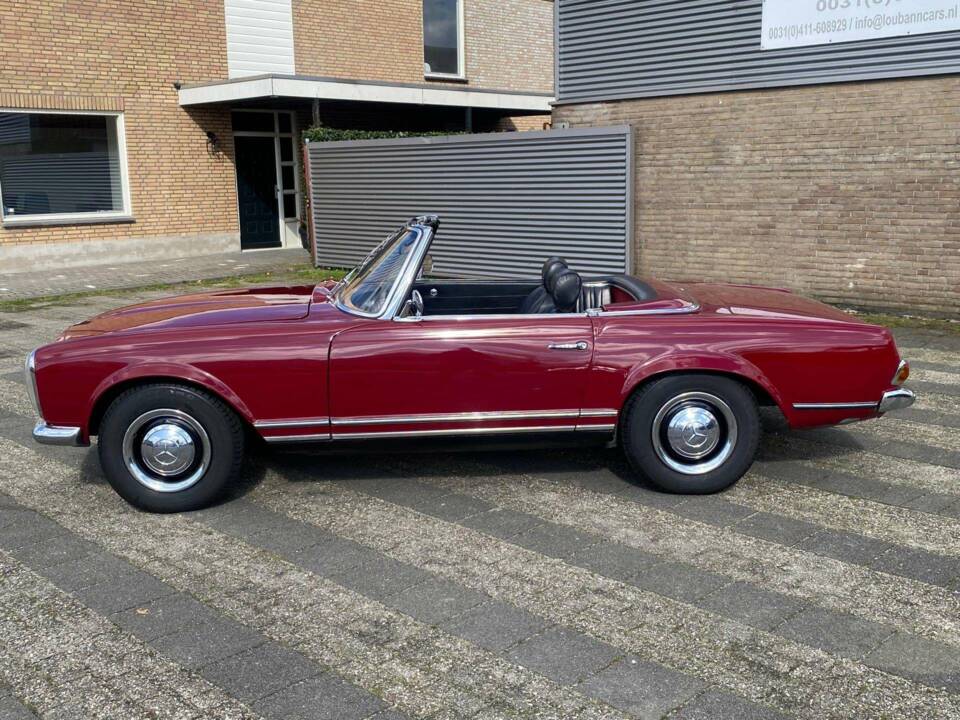 Image 20/50 of Mercedes-Benz 230 SL (1966)