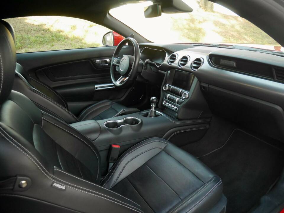 Bild 27/33 von Ford Mustang GT 5.0 V8 (2022)