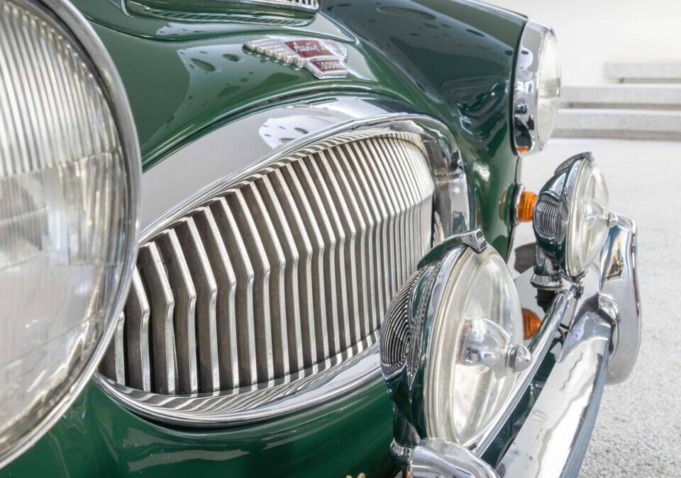 Image 13/27 of Austin-Healey 3000 Mk II (BN7) (1961)