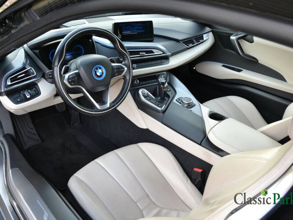 Afbeelding 14/50 van BMW i8 Coupé (2015)