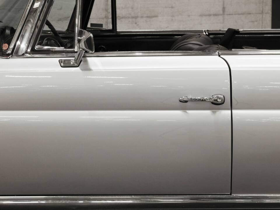 Image 48/48 of Mercedes-Benz 280 SE (1969)