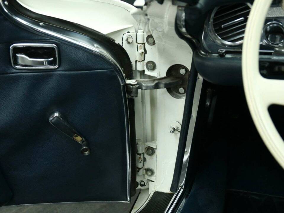 Immagine 11/50 di Mercedes-Benz 280 SL (1968)
