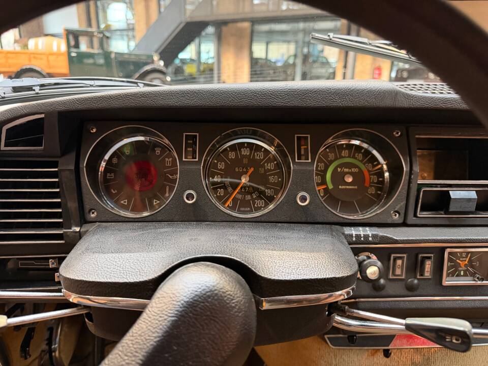 Bild 24/32 von Citroën DS 21 Pallas (1971)