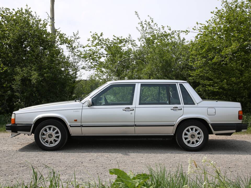 Bild 5/16 von Volvo 760 GLE (1986)