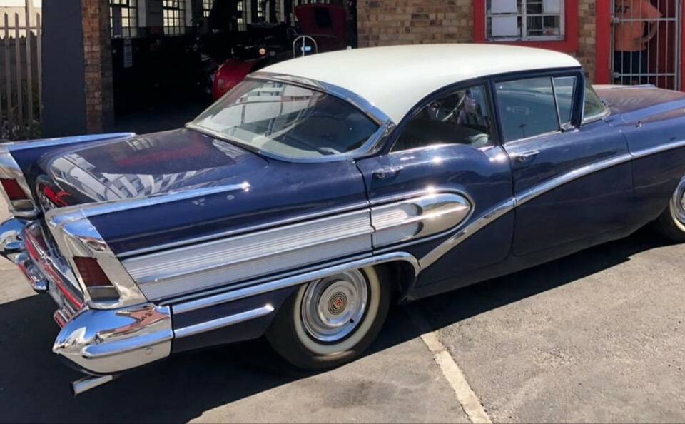 Image 5/8 of Buick 40 Special (1958)