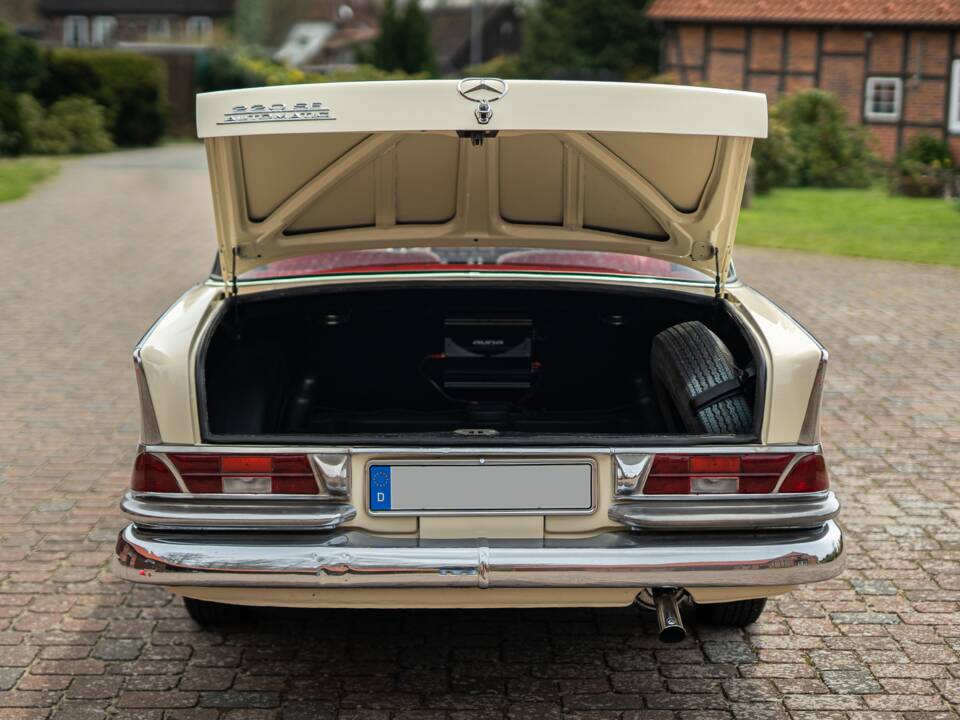 Image 19/42 of Mercedes-Benz 220 SE b (1965)