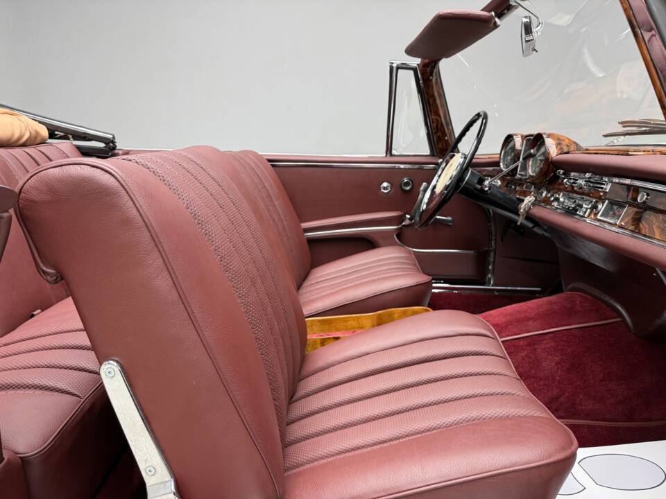 Afbeelding 25/36 van Mercedes-Benz 250 SE (1966)