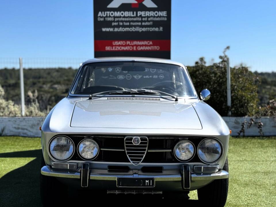 Afbeelding 2/43 van Alfa Romeo 1750 GT Veloce (1970)