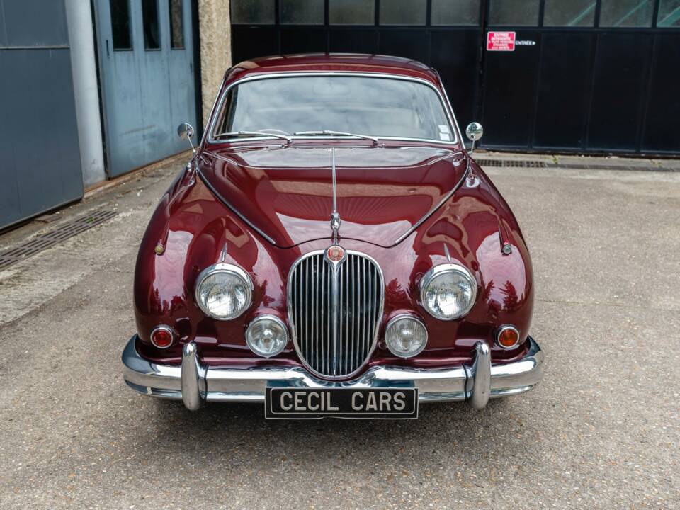 Image 9/49 of Jaguar Mk II 3.4 (1967)