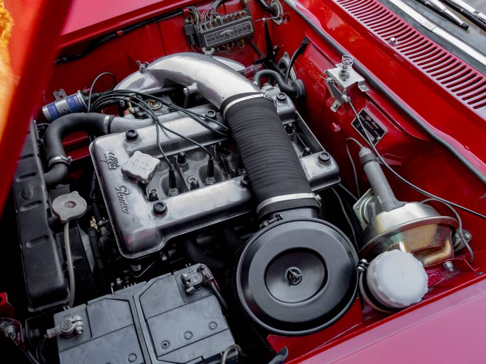 Image 47/50 of Alfa Romeo Giulia 1600 Sprint GT Veloce (1966)
