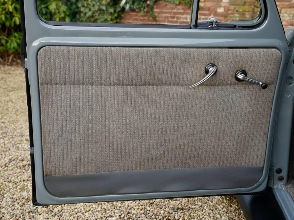 Image 40/50 de Volkswagen Käfer 1200 Standard "Ovali" (1955)