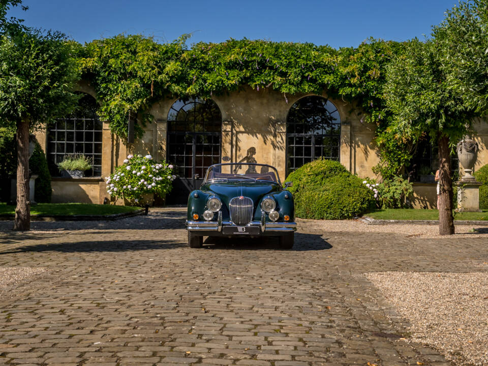 Image 33/37 of Jaguar XK 150 3.8 S OTS (1959)