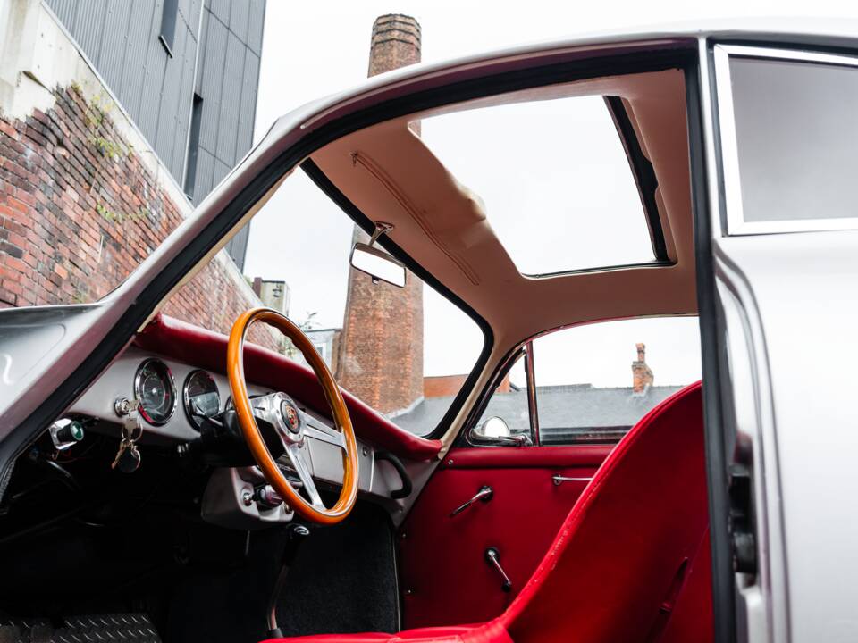 Image 37/48 of Porsche 356 C 1600 (1964)