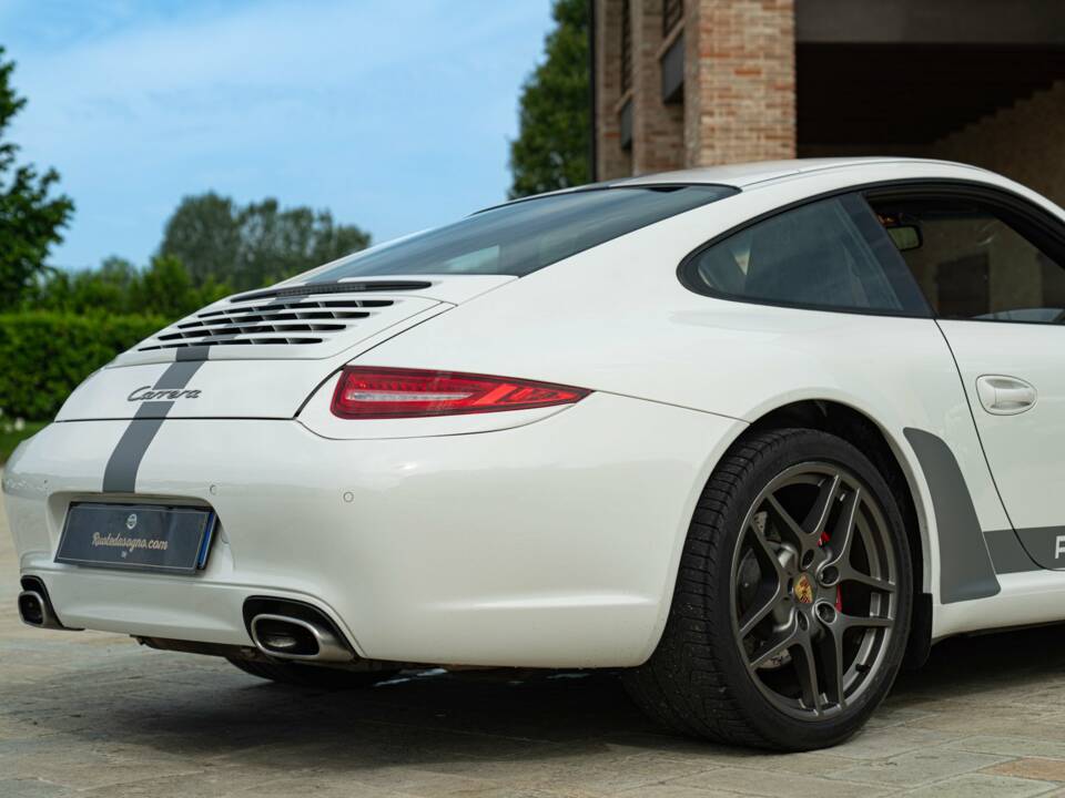 Image 12/50 of Porsche 911 Carrera (2009)