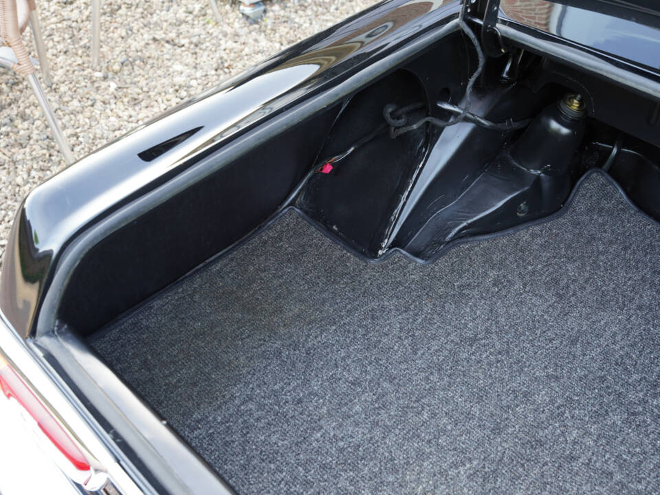Image 18/50 de Mercedes-Benz 280 SL (1969)