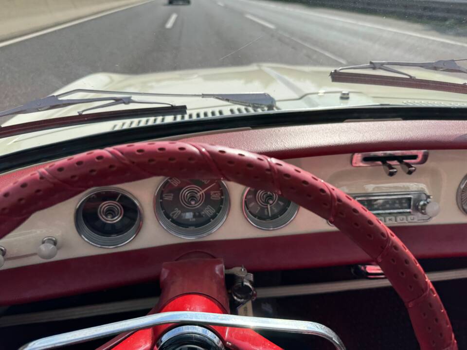 Image 38/45 of Volkswagen Karmann Ghia 1600 L (1966)
