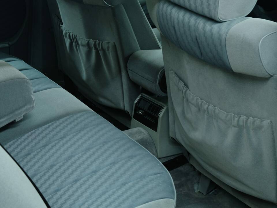Bild 33/50 von Mercedes-Benz 300 SE (1990)