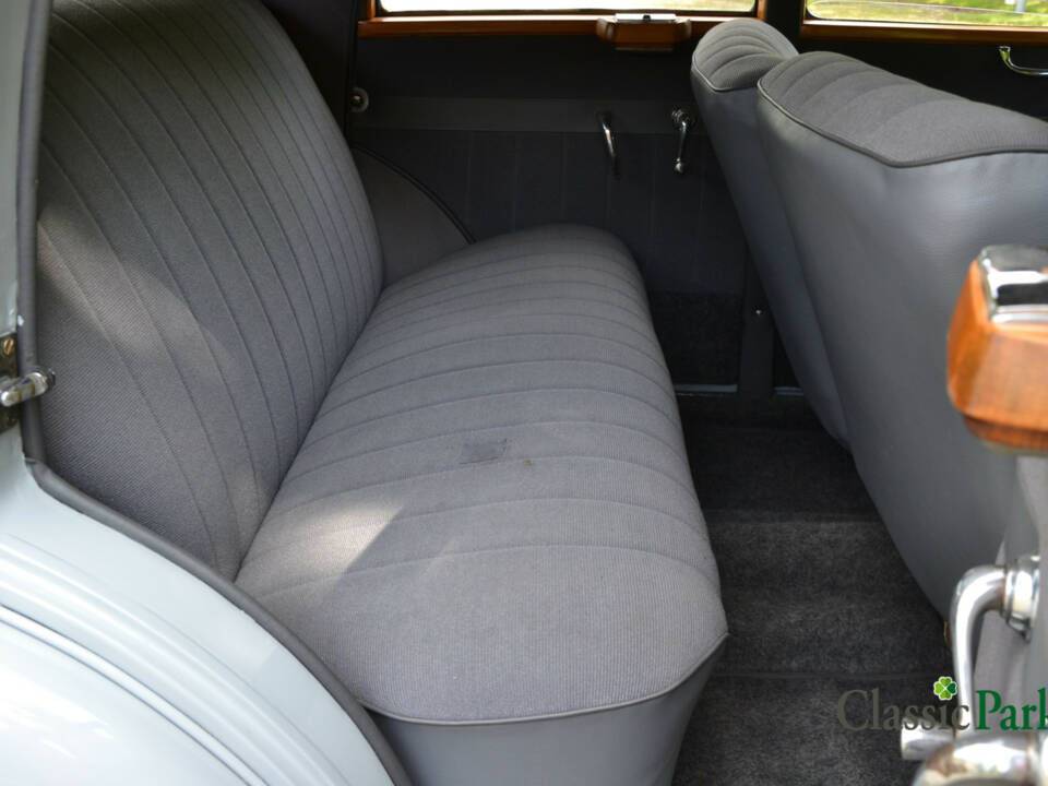Image 27/50 of Mercedes-Benz 220 (1952)