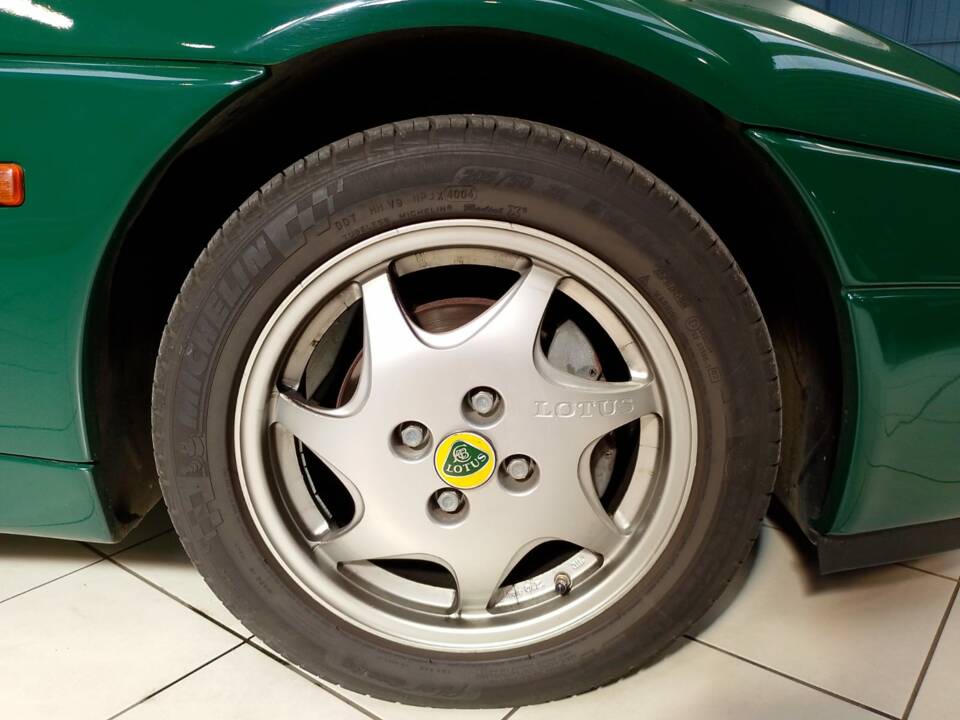 Image 33/46 of Lotus Elan SE (1992)
