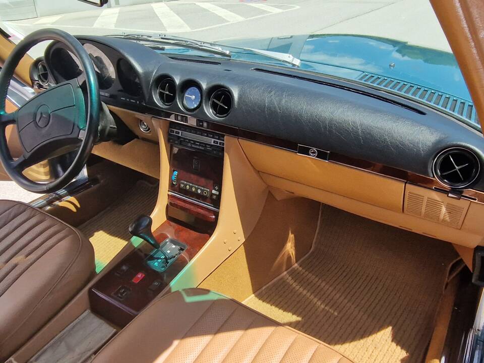 Image 15/53 de Mercedes-Benz 560 SL (1986)