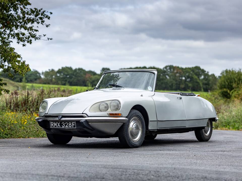Bild 24/50 von Citroën ID 19 Break (1967)