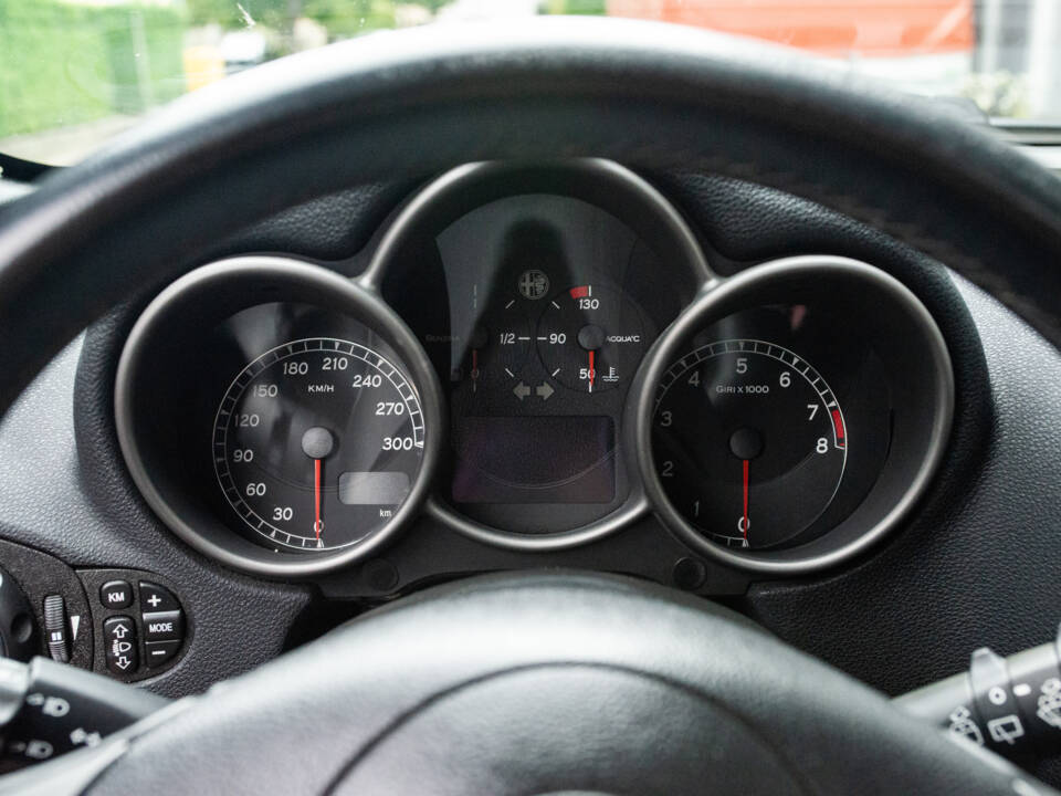 Image 28/36 of Alfa Romeo 147 3.2 GTA (2003)