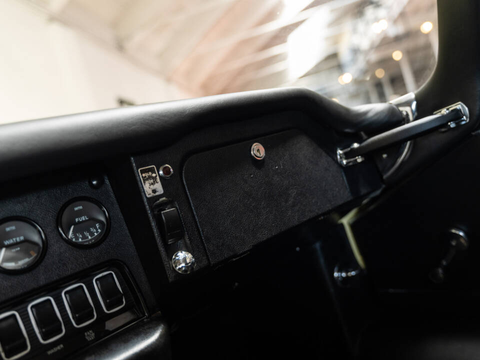 Immagine 30/32 di Jaguar E-Type (1969)