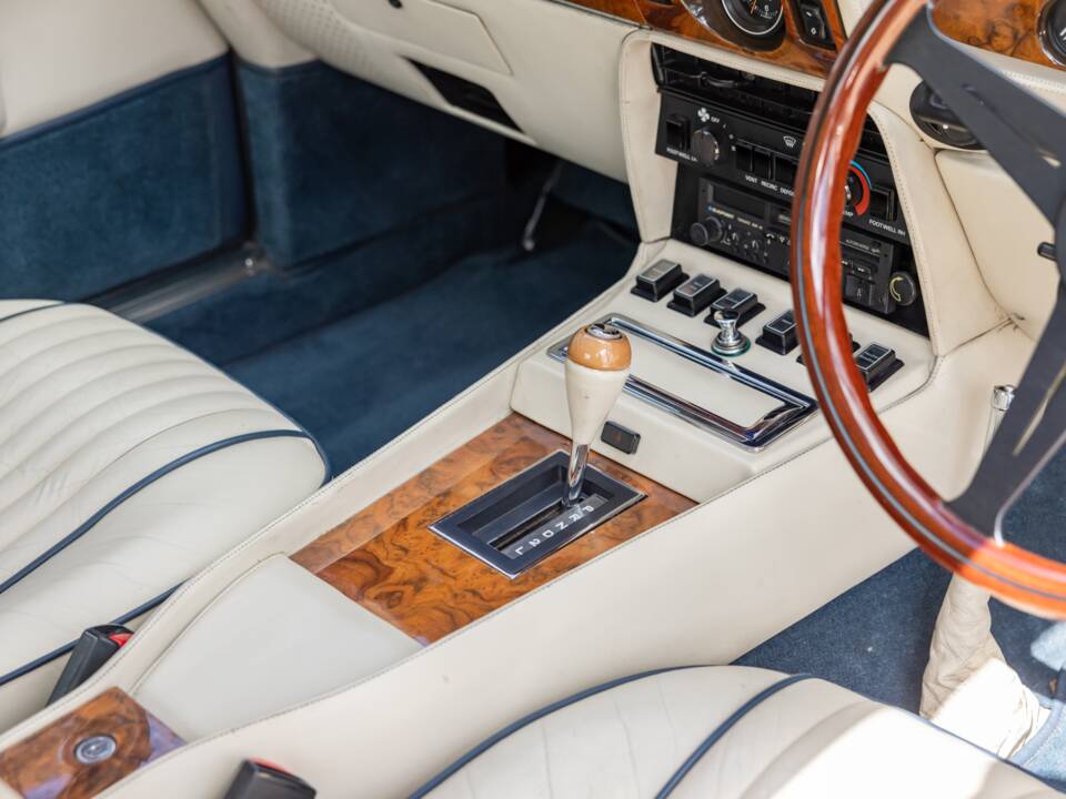 Bild 28/70 von Aston Martin V8 EFi (1988)