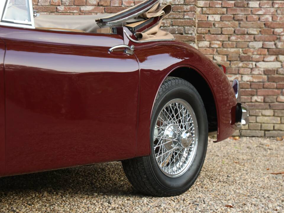 Immagine 25/50 di Jaguar XK 150 SE DHC (1958)
