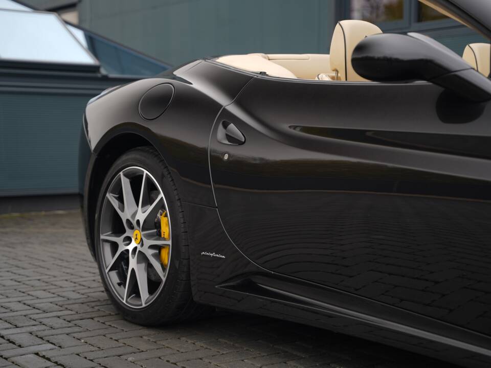 Imagen 39/50 de Ferrari California (2011)