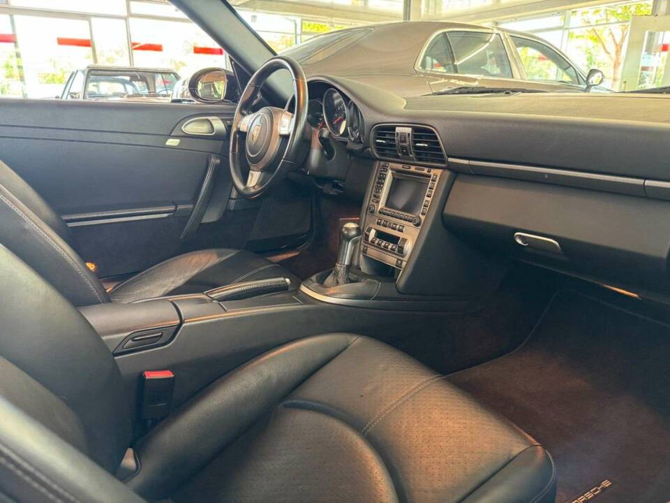 Image 15/20 of Porsche 911 Carrera (2006)