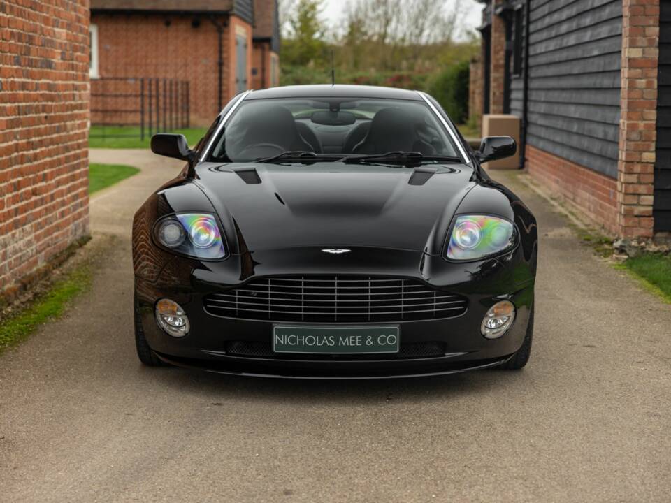 Image 20/50 de Aston Martin V12 Vanquish S (2007)